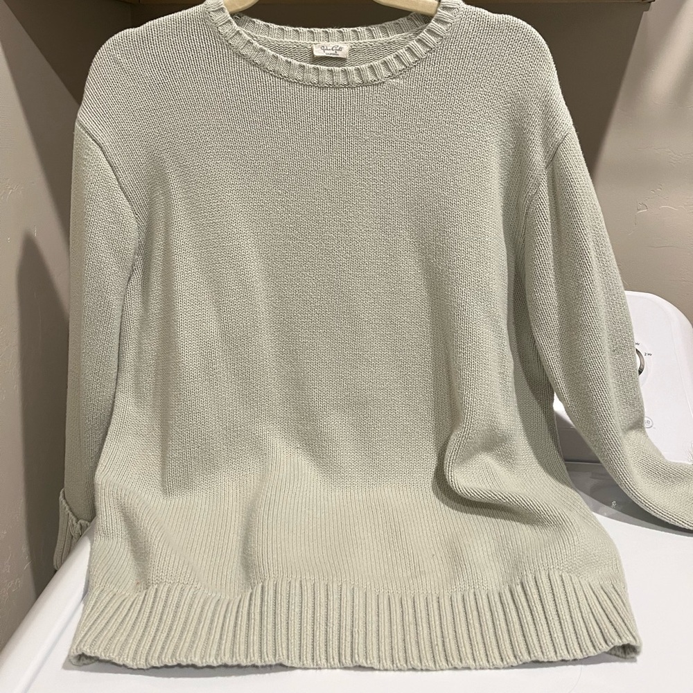 Light green sweater. Pacsun/Brandy Melville. One-size